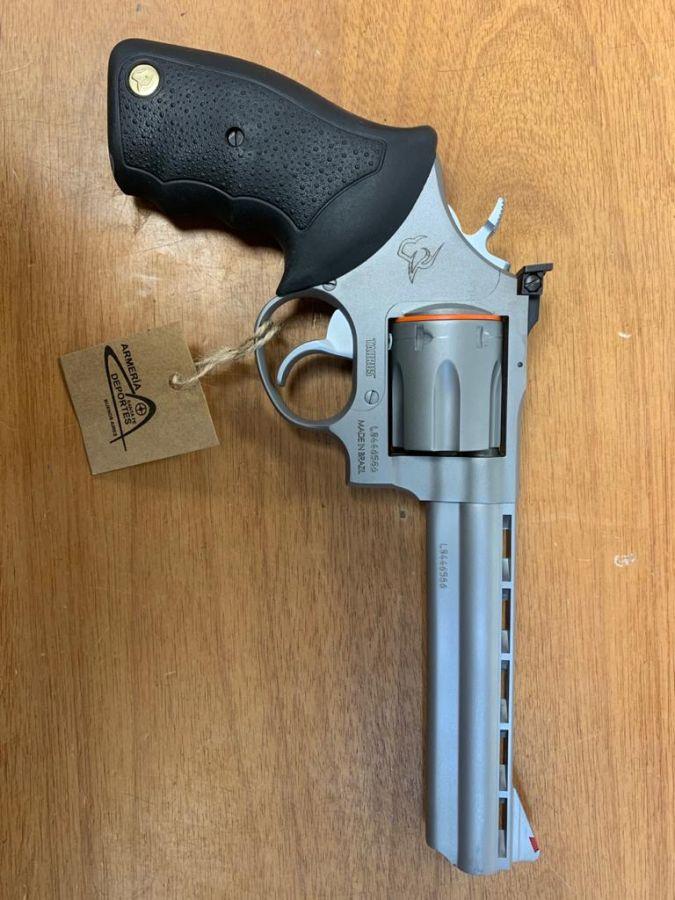 Taurus 889